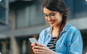 chica con telefono